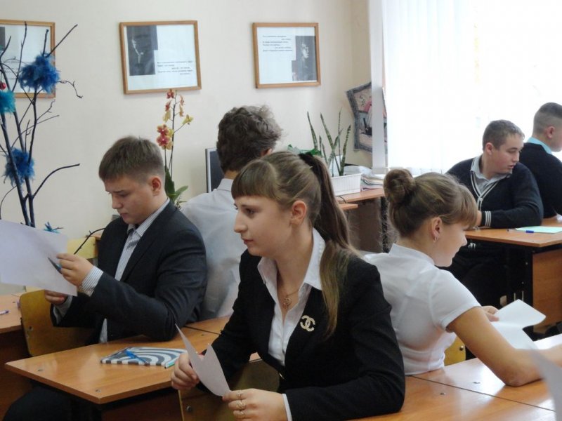 Фото к Старшеклассники из лицея-интерната № 1 сделали первый шаг по лестнице карьеры