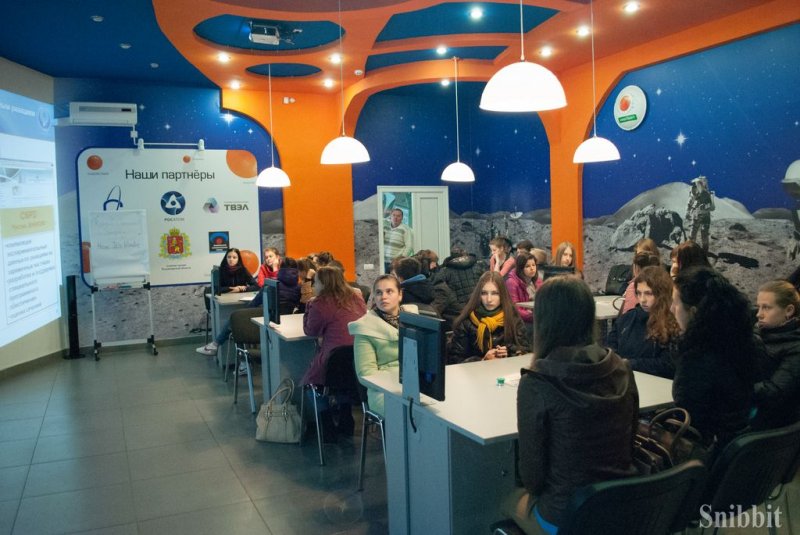 Фото к «Открываем пространство для новых возможностей»: владимирские студенты в ИЦАЭ прослушали лекцию из Сарова