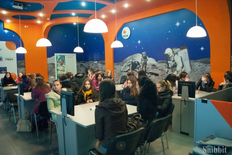 Фото к «Открываем пространство для новых возможностей»: владимирские студенты в ИЦАЭ прослушали лекцию из Сарова