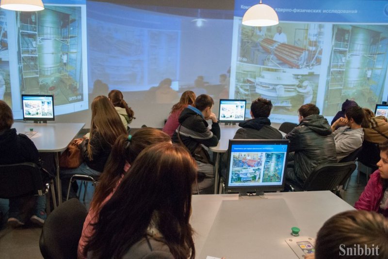 Фото к «Открываем пространство для новых возможностей»: владимирские студенты в ИЦАЭ прослушали лекцию из Сарова