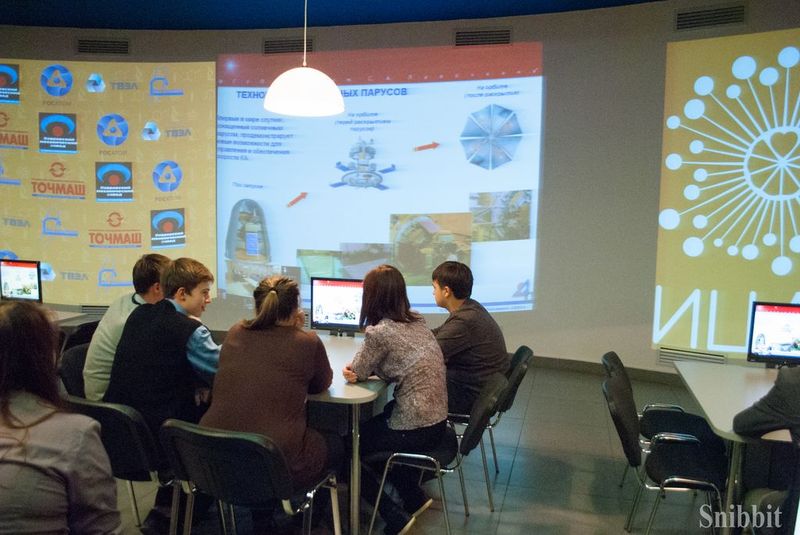 Фото к От боевых самолетов — к малым космическим аппаратам: посетители восьми российских ИЦАЭ узнали о космических разработках НПО им. С. А. Лавочкина