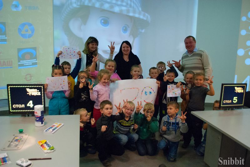 Фото к От Всемирной недели космоса — к празднованию юбилея. Школьники в ИЦАЭ поздравили Владимирскую область с семидесятилетием