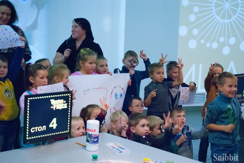 Фото к От Всемирной недели космоса — к празднованию юбилея. Школьники в ИЦАЭ поздравили Владимирскую область с семидесятилетием