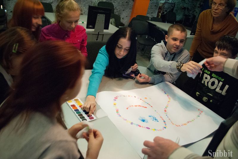 Фото к От Всемирной недели космоса — к празднованию юбилея. Школьники в ИЦАЭ поздравили Владимирскую область с семидесятилетием