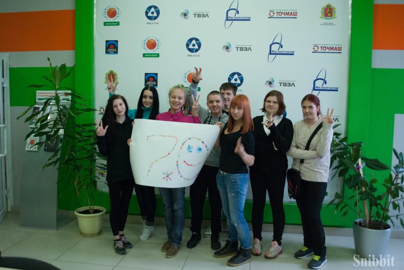 Фото к От Всемирной недели космоса — к празднованию юбилея. Школьники в ИЦАЭ поздравили Владимирскую область с семидесятилетием