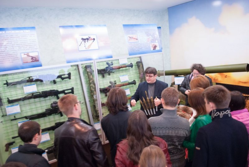 Фото к В городе воинской славы Коврове прошла встреча атомклассов Коврова и Нижнего Новгорода