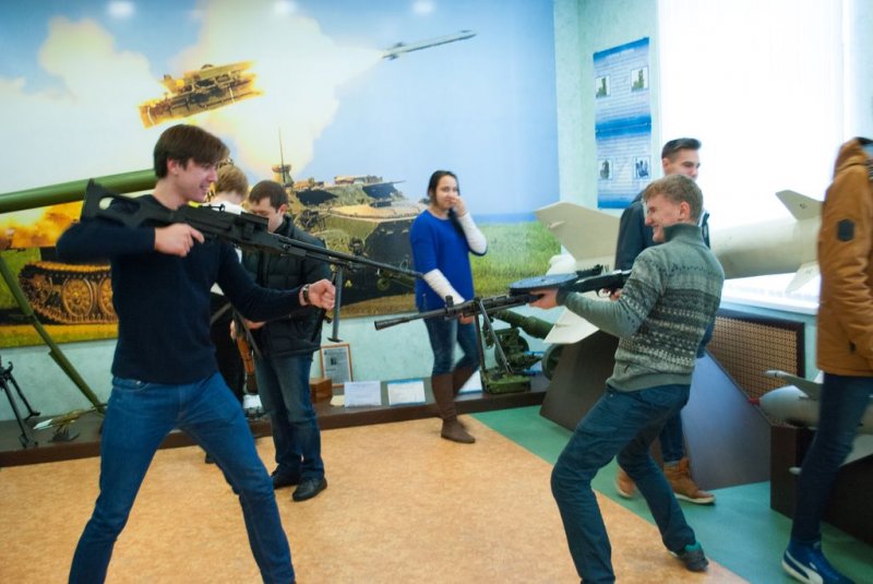 Фото к В городе воинской славы Коврове прошла встреча атомклассов Коврова и Нижнего Новгорода