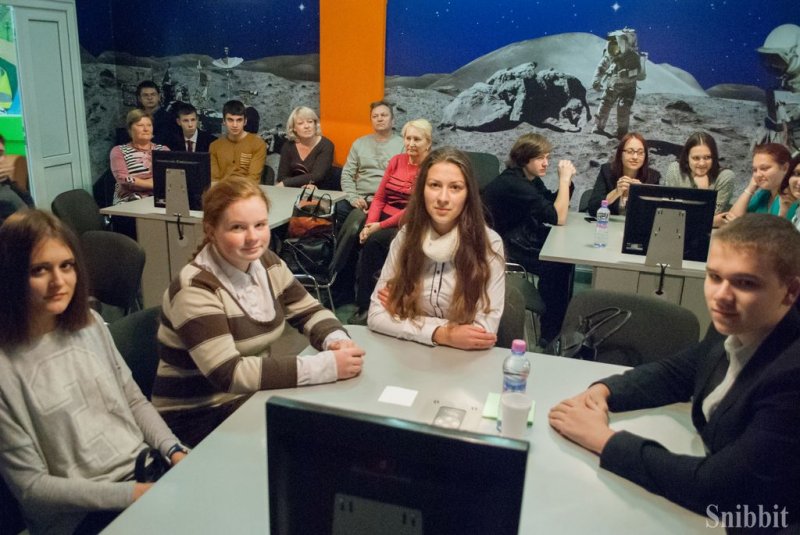 Фото к К Урану — на солнечном парусе: в ИЦАЭ Владимира стартовал 3 городской чемпионат по «Своей игре»