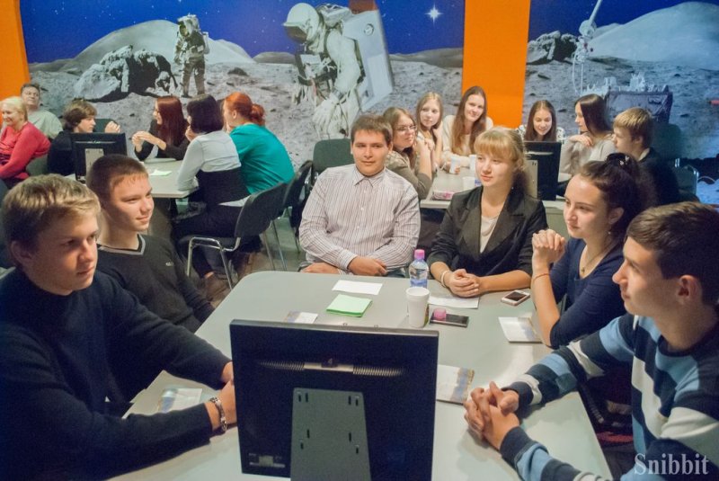 Фото к К Урану — на солнечном парусе: в ИЦАЭ Владимира стартовал 3 городской чемпионат по «Своей игре»