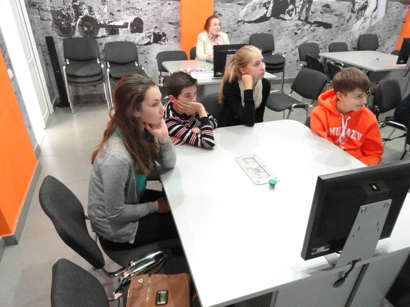 Фото к Юные журналисты рассказали сотрудникам ИЦАЭ во Владимире о планетарном жуке Игнате и пришельцах