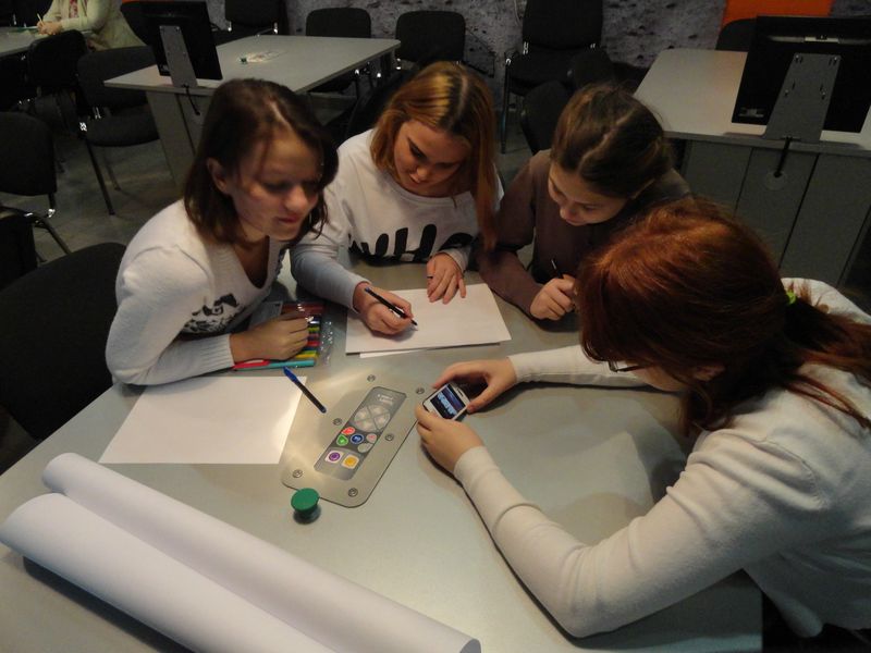 Фото к Юные журналисты рассказали сотрудникам ИЦАЭ во Владимире о планетарном жуке Игнате и пришельцах