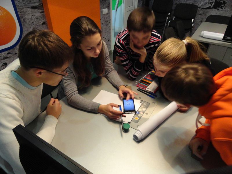 Фото к Юные журналисты рассказали сотрудникам ИЦАЭ во Владимире о планетарном жуке Игнате и пришельцах