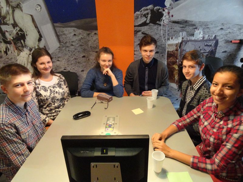 Фото к Прогулки по Луне со знаменитостями: в ИЦАЭ Владимира продолжается чемпионат по «Своей игре»