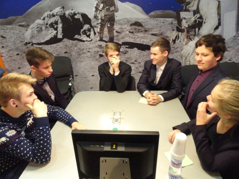 Фото к Прогулки по Луне со знаменитостями: в ИЦАЭ Владимира продолжается чемпионат по «Своей игре»