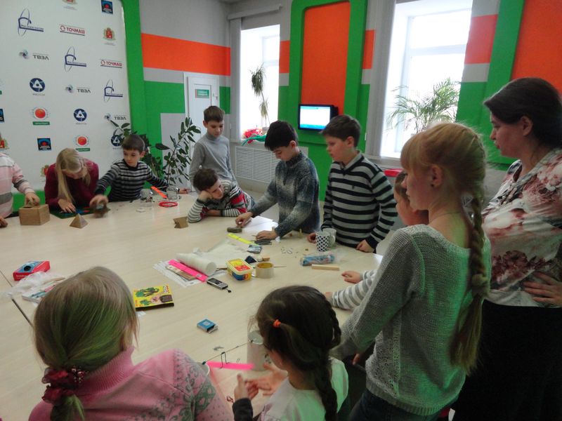 Фото к Юные исследователи повторили логические размышления Александра Друзя и построили качели 