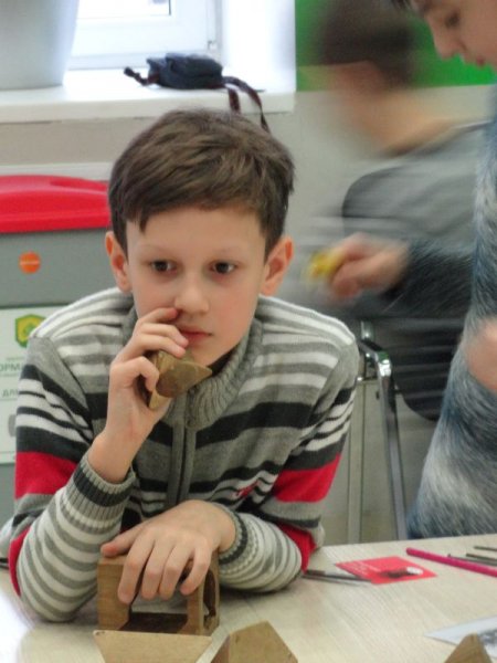 Фото к Юные исследователи повторили логические размышления Александра Друзя и построили качели 