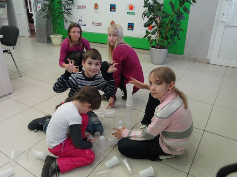 Фото к Юные исследователи повторили логические размышления Александра Друзя и построили качели 