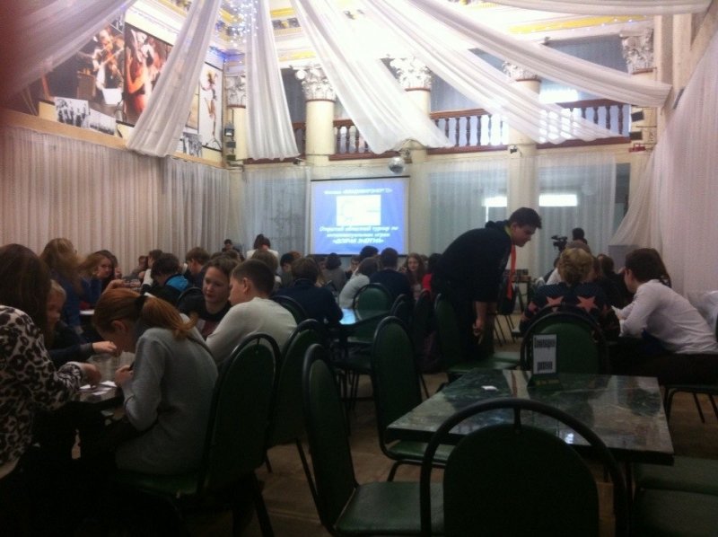 Фото к Команда «Атом team» стала лучшей в «Что? Где? Когда?» на областном турнире по интеллектуальным играм «Добрая энергия»