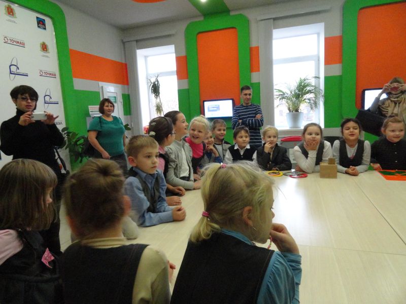 Фото к Азбука вовлеченности: дети сотрудников «Точмаша» вместе с одноклассниками посетили ИЦАЭ Владимира