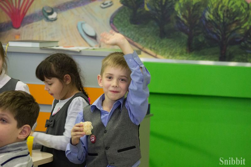 Фото к Азбука вовлеченности: дети сотрудников «Точмаша» вместе с одноклассниками посетили ИЦАЭ Владимира