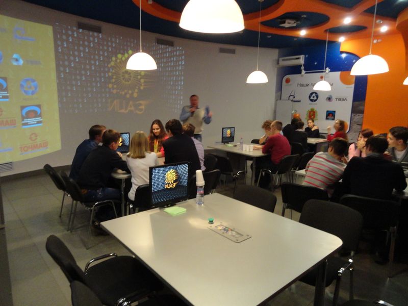 Фото к Мечты об освоении космоса за тарелкой щей: в ИЦАЭ Владимира прошел 5 отборочный тур чемпионата по «Своей игре»