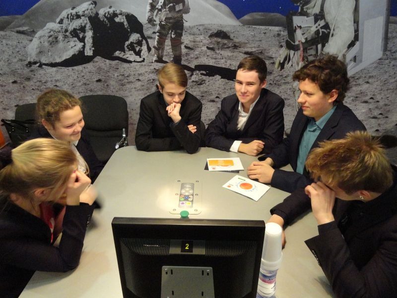 Фото к Холодный Уран и заснеженная Гренландия: в ИЦАЭ Владимира завершились отборочные туры чемпионата по командной «Своей игре»