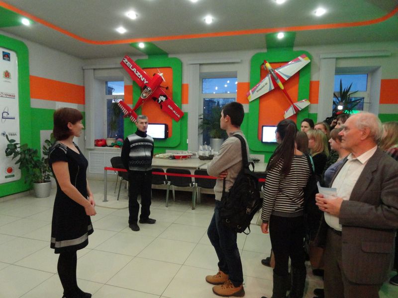 Фото к «Папа» и «нянюшка» стали настоящими «Покорителями стихий»: в ИЦАЭ Владимира открылась выставка моделей 