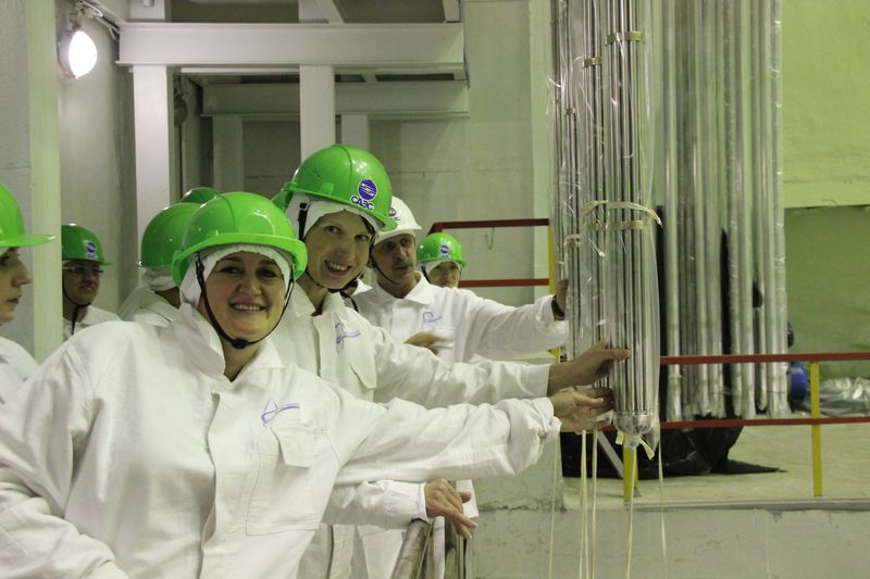 Фото к Делегация Владимирской области посетила ИЦАЭ Смоленска и основное отраслевое предприятие региона