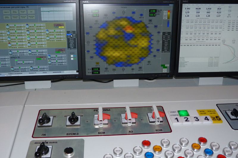 Фото к Делегация Владимирской области посетила ИЦАЭ Смоленска и основное отраслевое предприятие региона