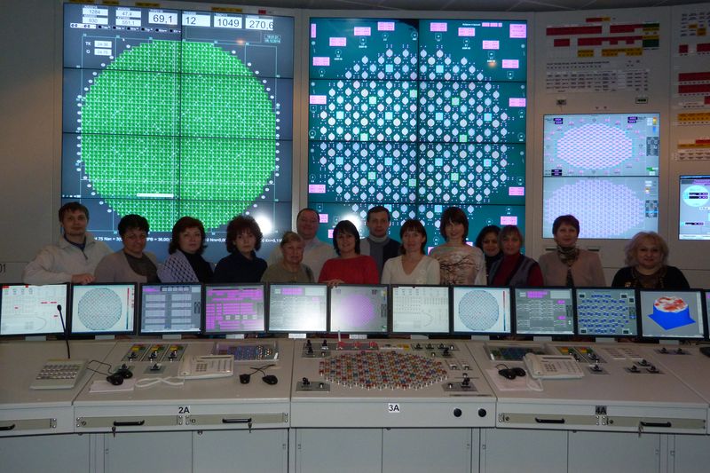 Фото к Делегация Владимирской области посетила ИЦАЭ Смоленска и основное отраслевое предприятие региона