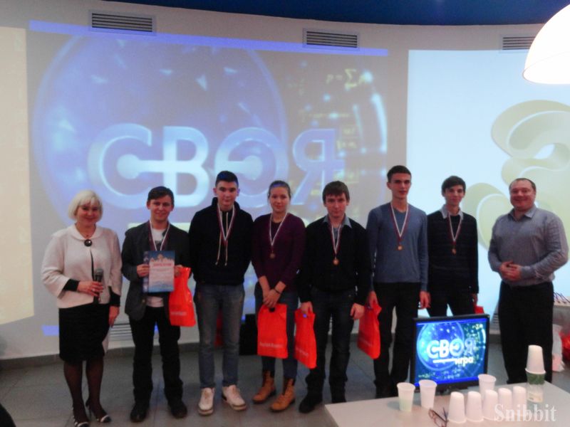 Фото к «Грааль» стал обладателем кубка: в ИЦАЭ Владимира завершился 3 городской школьный чемпионат по командной «Своей игре»