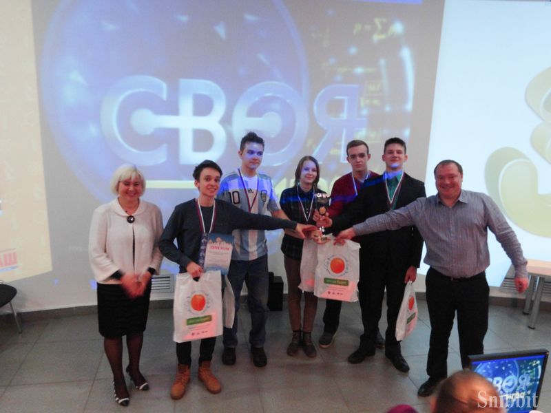 Фото к «Грааль» стал обладателем кубка: в ИЦАЭ Владимира завершился 3 городской школьный чемпионат по командной «Своей игре»