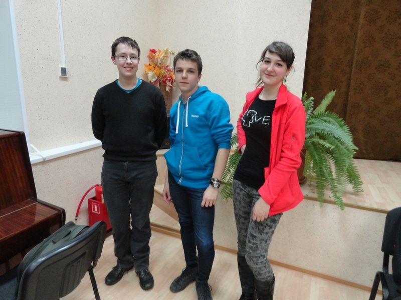 Фото к Старшеклассники из Владимирской области рассчитали деформацию пружин в чёрном ящике и изучили приключения пробирки