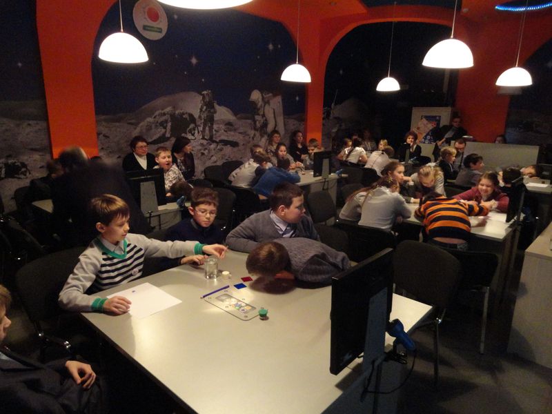 Фото к Эксперименты с альтернативными источниками энергии и радуга своими руками: в ИЦАЭ Владимира прошёл День российской науки