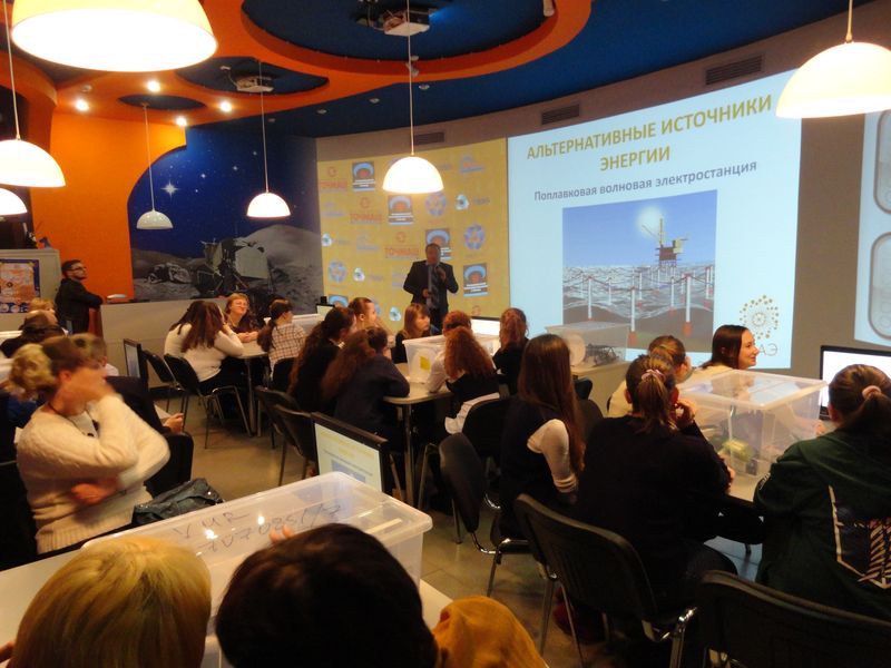 Фото к Эксперименты с альтернативными источниками энергии и радуга своими руками: в ИЦАЭ Владимира прошёл День российской науки