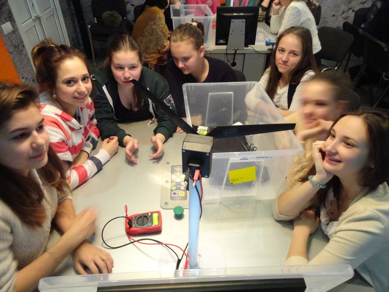 Фото к Эксперименты с альтернативными источниками энергии и радуга своими руками: в ИЦАЭ Владимира прошёл День российской науки