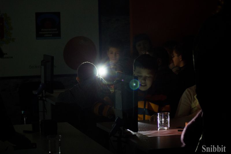 Фото к Эксперименты с альтернативными источниками энергии и радуга своими руками: в ИЦАЭ Владимира прошёл День российской науки