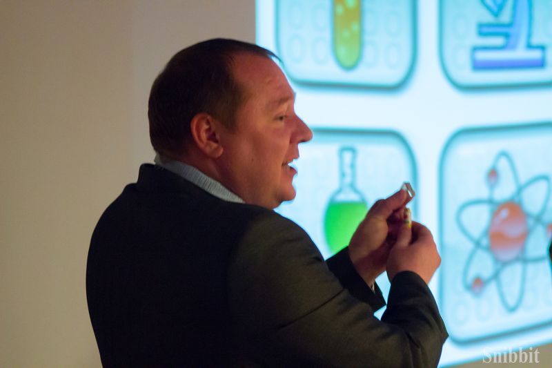 Фото к Эксперименты с альтернативными источниками энергии и радуга своими руками: в ИЦАЭ Владимира прошёл День российской науки