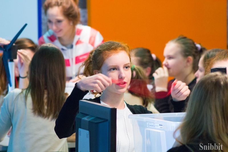 Фото к Эксперименты с альтернативными источниками энергии и радуга своими руками: в ИЦАЭ Владимира прошёл День российской науки