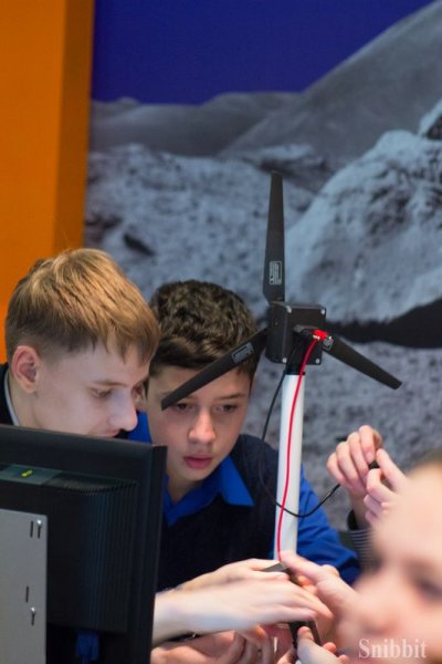 Фото к Эксперименты с альтернативными источниками энергии и радуга своими руками: в ИЦАЭ Владимира прошёл День российской науки