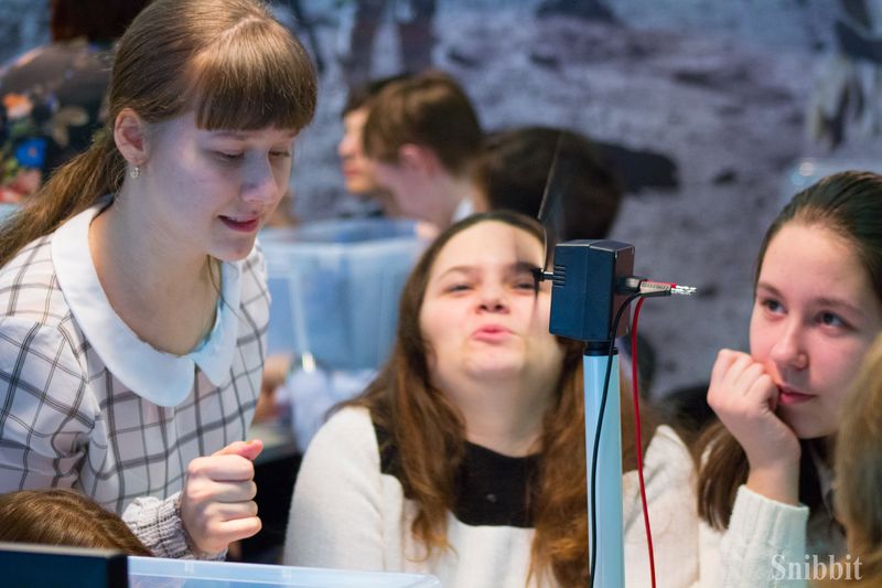 Фото к Эксперименты с альтернативными источниками энергии и радуга своими руками: в ИЦАЭ Владимира прошёл День российской науки