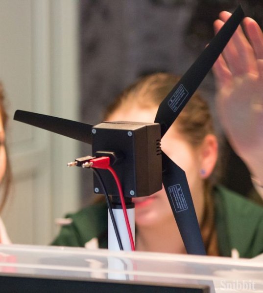 Фото к Эксперименты с альтернативными источниками энергии и радуга своими руками: в ИЦАЭ Владимира прошёл День российской науки