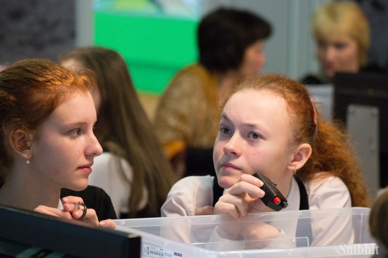 Фото к Эксперименты с альтернативными источниками энергии и радуга своими руками: в ИЦАЭ Владимира прошёл День российской науки