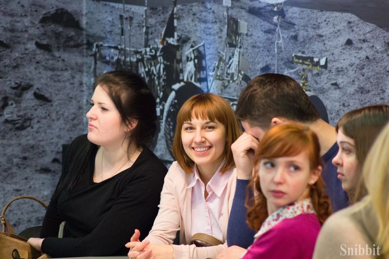 Фото к Миф об ананасе, инопланетные вирусы и тайны подземных океанов: более ста человек во Владимире зарядились «Энергией науки»