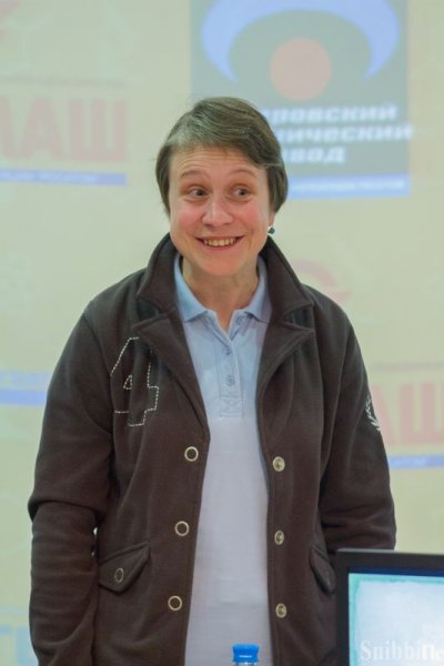 Фото к Миф об ананасе, инопланетные вирусы и тайны подземных океанов: более ста человек во Владимире зарядились «Энергией науки»