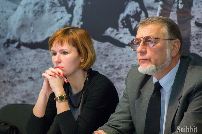 Фото к Миф об ананасе, инопланетные вирусы и тайны подземных океанов: более ста человек во Владимире зарядились «Энергией науки»