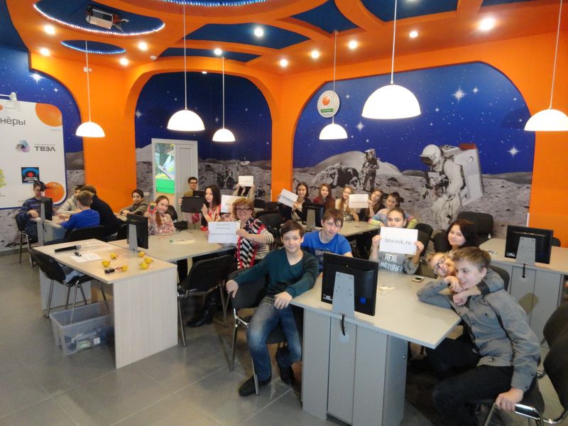 Фото к От фруктовой батарейки до энергии Солнца и ветра: в ИЦАЭ Владимира завершилась Неделя высоких технологий