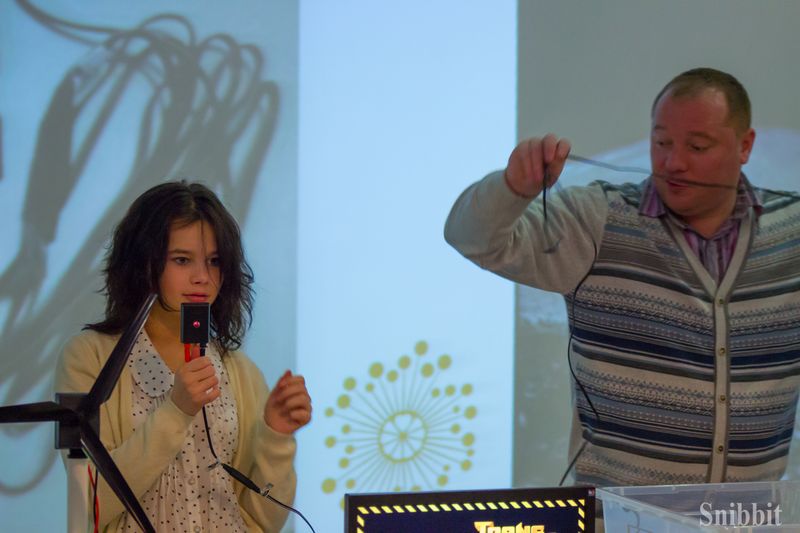 Фото к От фруктовой батарейки до энергии Солнца и ветра: в ИЦАЭ Владимира завершилась Неделя высоких технологий