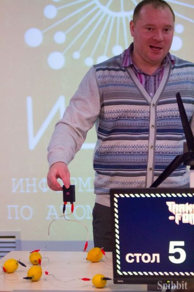 Фото к От фруктовой батарейки до энергии Солнца и ветра: в ИЦАЭ Владимира завершилась Неделя высоких технологий