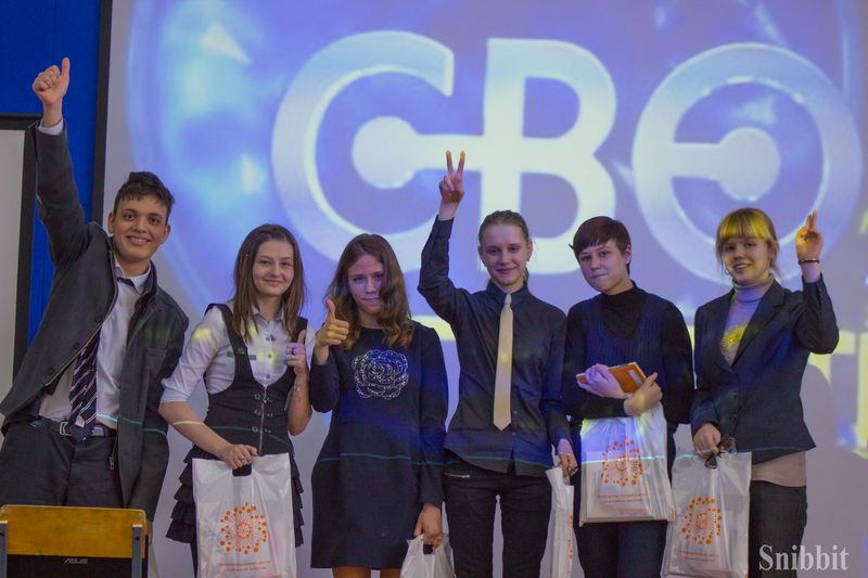 Фото к Более 1300 учеников школы № 22 г. Коврова присоединились к Неделе высоких технологий вместе с ИЦАЭ Владимира и КМЗ